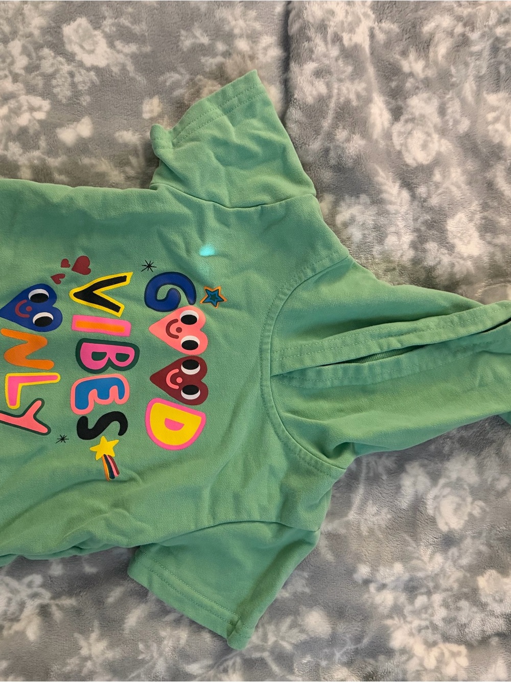 Lola The Boys Green 'Good Vibes Only' Hoodie Tee and shorts